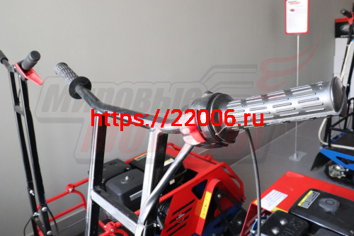 Мотобуксировщик 9 л.с. Север (3 тел.) дв.Lifan, вариатор "Сафари", катковая подвеска фото 3 Мотобуксировщик 9 л.с. Север (3 тел.) дв.Lifan, вариатор "Сафари", катковая подвеска фото 3